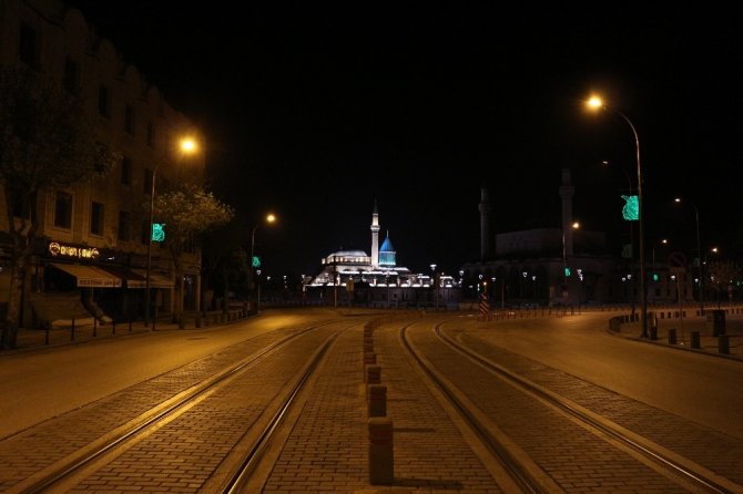 Konya’da sokaklar yeniden sessizliğe büründü