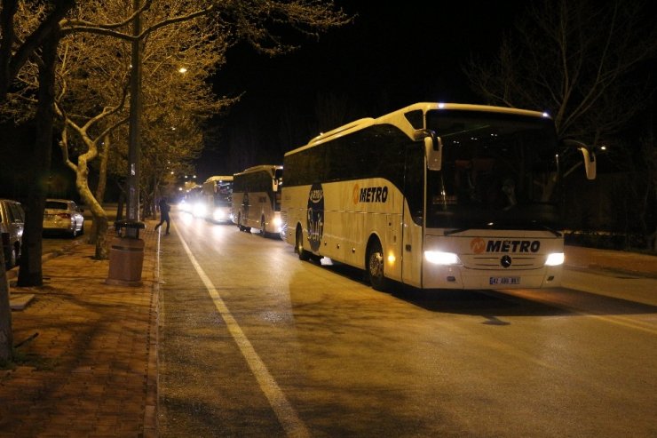 Cezayir’den getirilen 144 Türk vatandaşı Konya’da yurda yerleştirildi