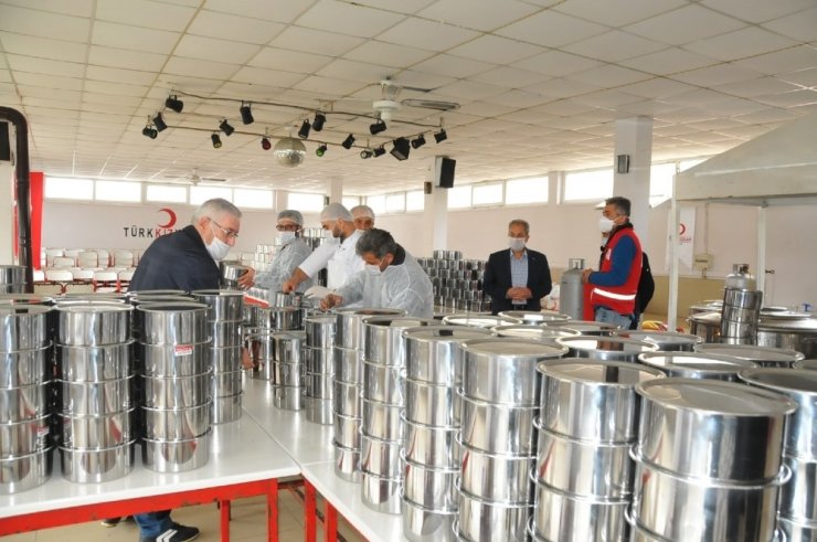 Akşehir’de ihtiyaç sahiplerine iftar yemeği