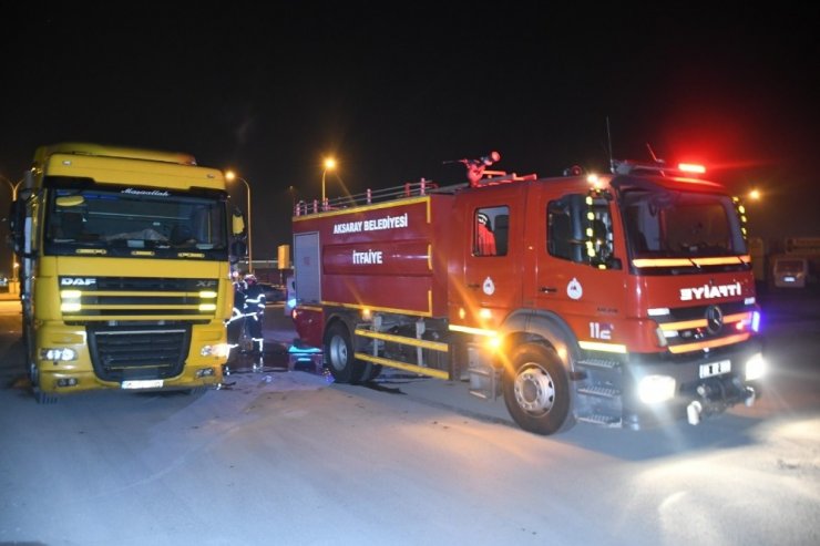 Aksaray’da tırın dorsesinde çıkan yangın paniğe neden oldu