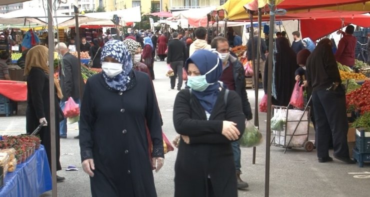 Sokağa çıkma kısıtlama öncesi pazar yerlerinde kurallara uyuldu