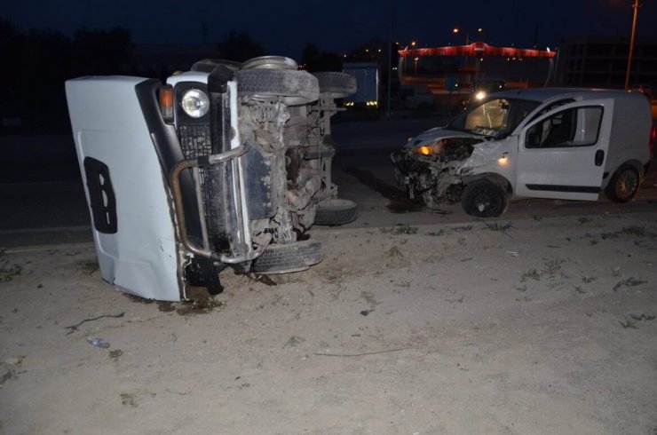 Konya’da 5 kişinin yaralandığı kaza güvenlik kamerasında