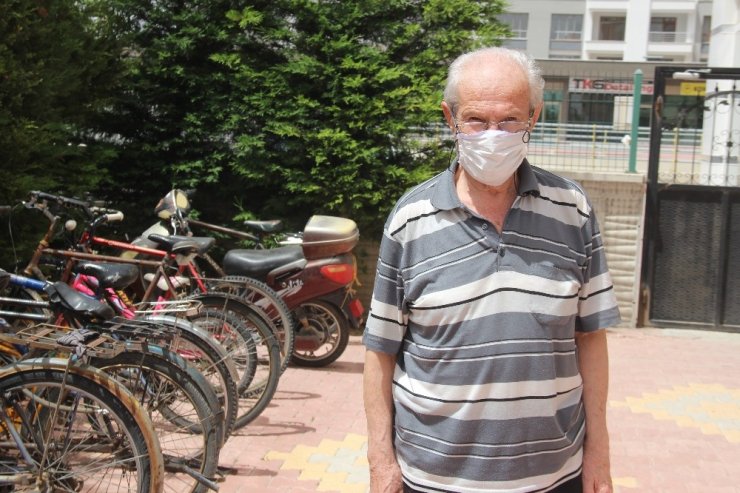 Sokağa çıkma kısıtlamasında akü hırsızlığı kamerada