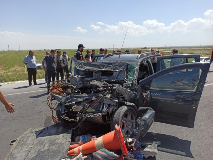 Otomobil yol denetim kamyonetine arkadan çarptı: 3 yaralı