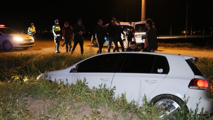 Polis şüpheli kovalamacası sulama kanalında son buldu