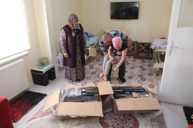 Başkan Oprukçu, ALS hastası kardeşlere duyarsız kalmadı