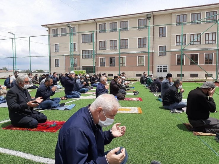 Kulu’da uzun aradan sonra ilk cuma namazı kılındı