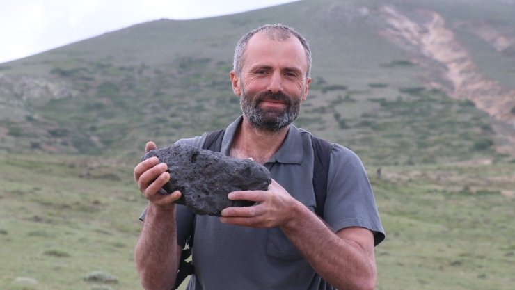 Adaçayı ve kekik toplarken göktaşı bulduğunu iddia etti