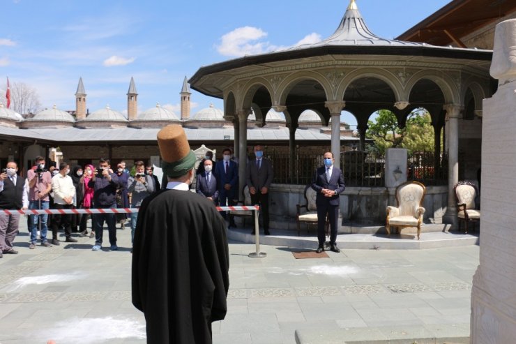 Mevlana Müzesi 75 gün sonra yeniden ziyarete açıldı