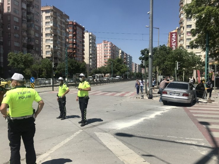 Konya’da iki otomobil çarpıştı: 3 yaralı