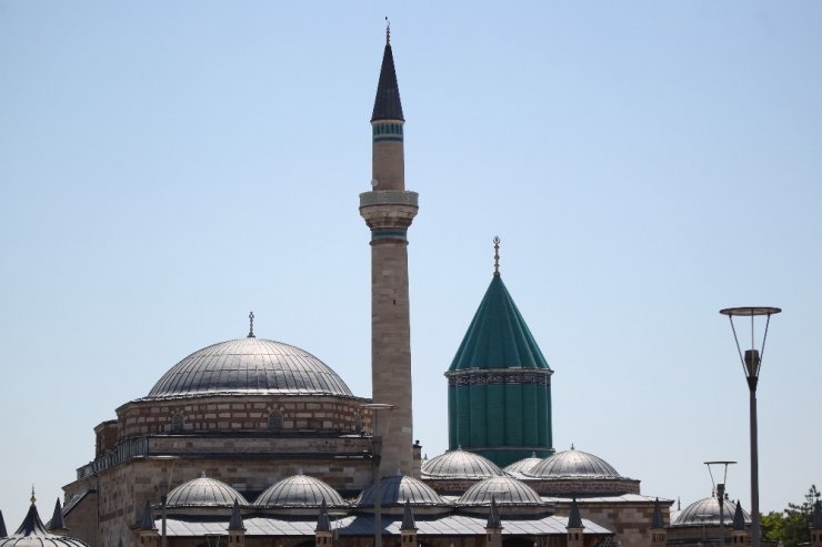 Mevlana Müzesi’ndeki yeşil kubbenin çinileri 60 yıl sonra yenileniyor