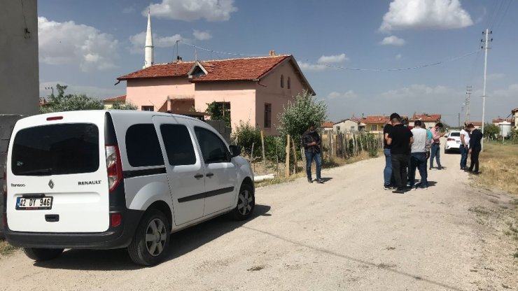 Halasını tüfekle başından vurdu