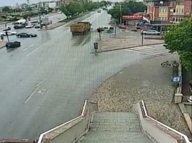 Konya’da anne ve kızının öldüğü kaza kamerada