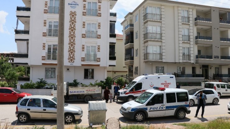 Dini nikahlı eşini başına bir şarjör mermi sıkarak öldürdü