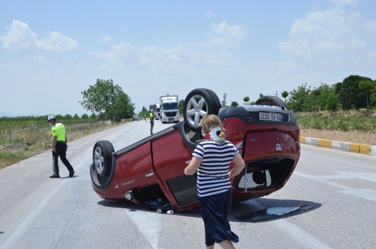 Kontrolden çıkan otomobil takla attı: 2 yaralı