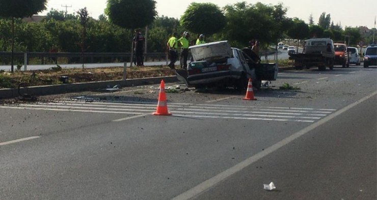 Konya’da refüje çarpan otomobil takla attı: 3 ölü, 2 yaralı