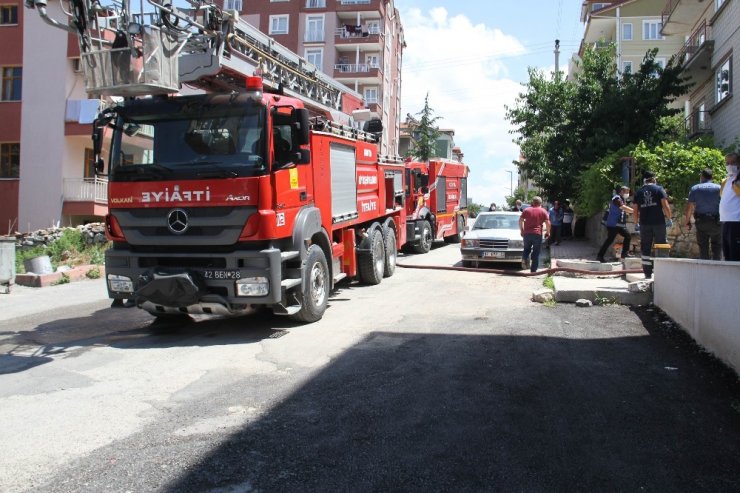 Konya’da bir evde çıkan yangın paniğe neden oldu