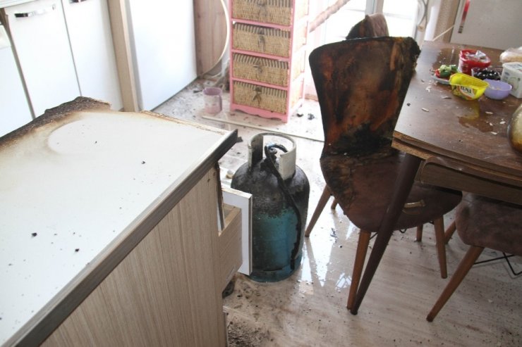 Konya’da bir evde çıkan yangın paniğe neden oldu