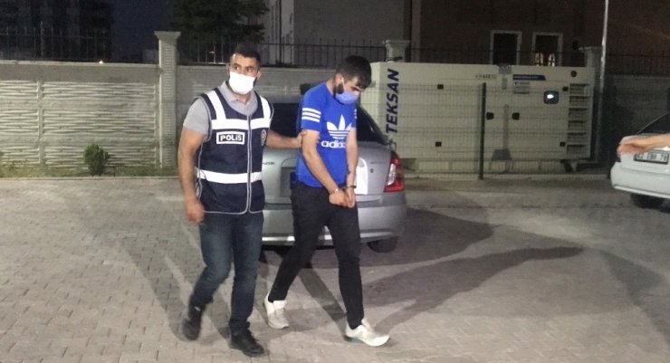 Çalıştığı eski iş yerini soyan şüpheli ve arkadaşı yakalandı