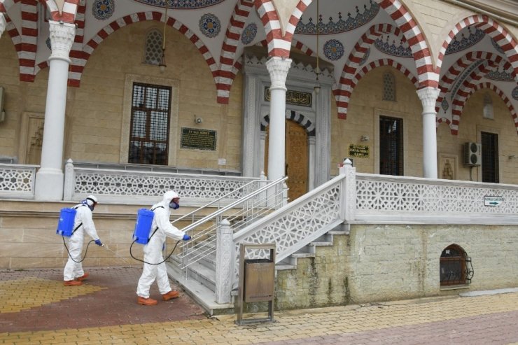 Konya Büyükşehir’den camilere hijyen desteği