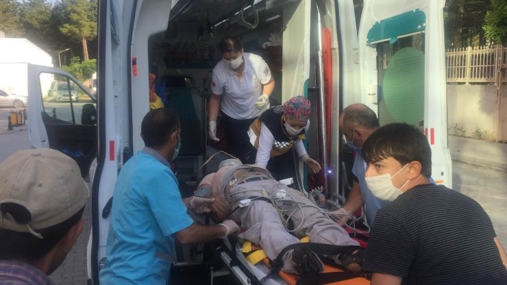 Konya’da işçileri taşıyan hafif ticari araç takla attı: 4 yaralı