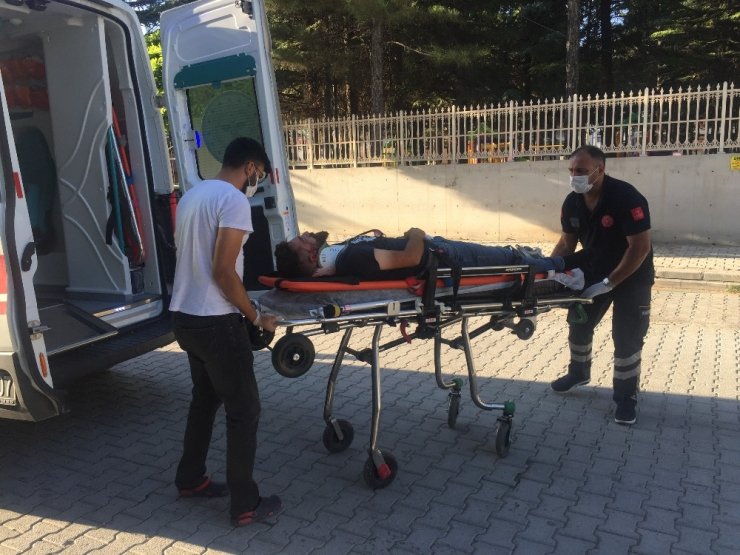 Kulu’da minibüsle otomobil çarpıştı