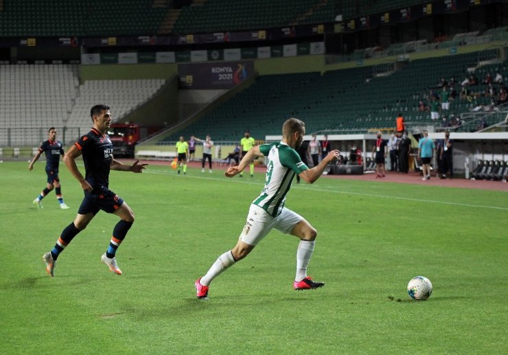 Süper Lig: Konyaspor: 3 - Başakşehir: 1 (İlk yarı)