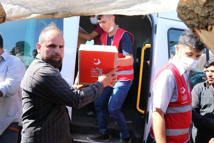 Çadırlarda yaşayan Suriyelilere korona hijyen paketi