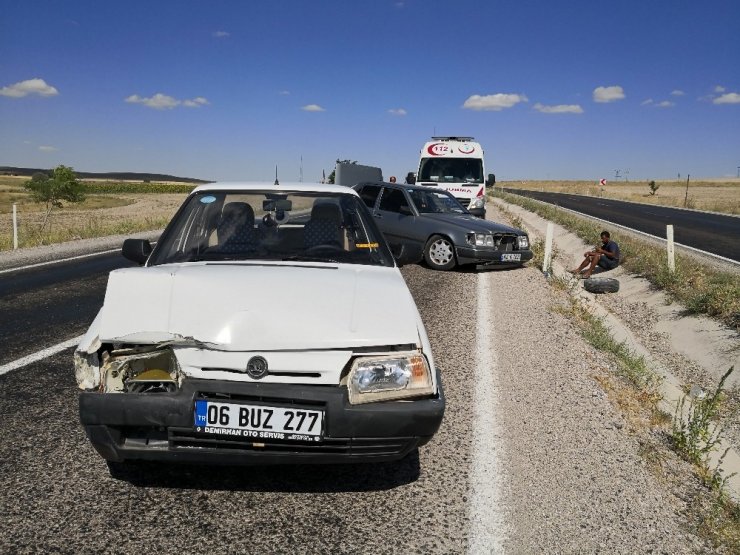 Eşinin mezarından dönerken kaza yaptı