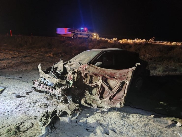 Lastiği patlayan otomobil takla attı: 1 ölü, 4 yaralı