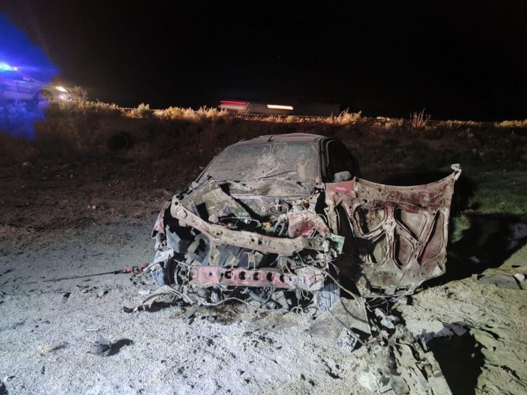 Lastiği patlayan otomobil takla attı: 1 ölü, 4 yaralı