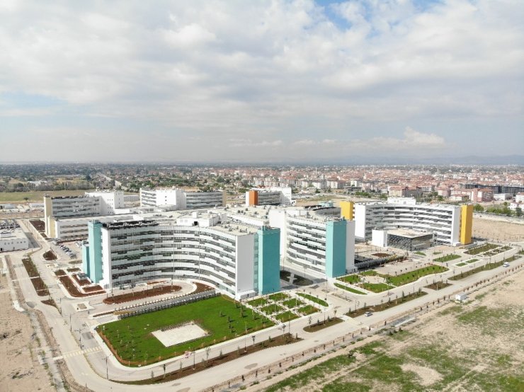 Konya Şehir Hastanesi hasta kabulüne başladı