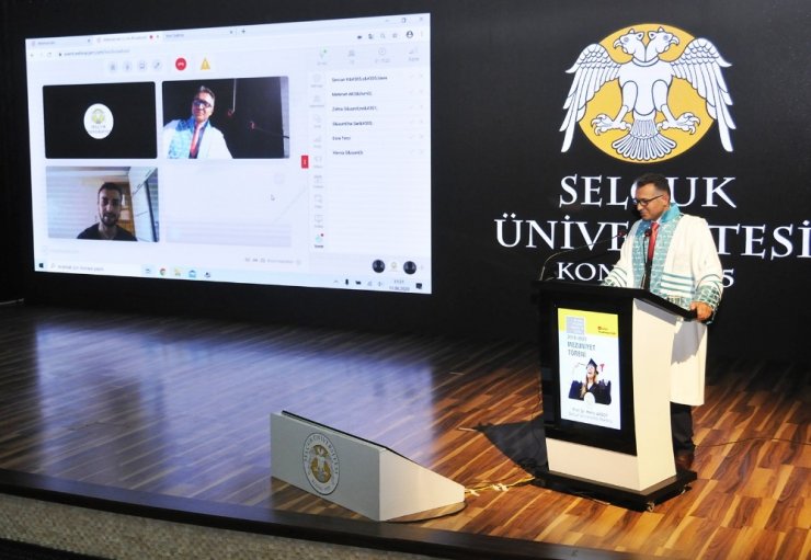 Selçuk Üniversitesi 45. yıl mezunlarını verdi