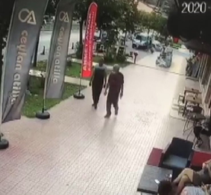 Yerde cüzdan bulma bahanesiyle dolandırmak istediler