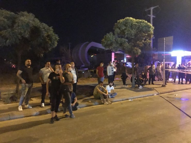 Cam yüklü kamyonete çarpan otomobil takla attı: 1 ölü, 3 yaralı