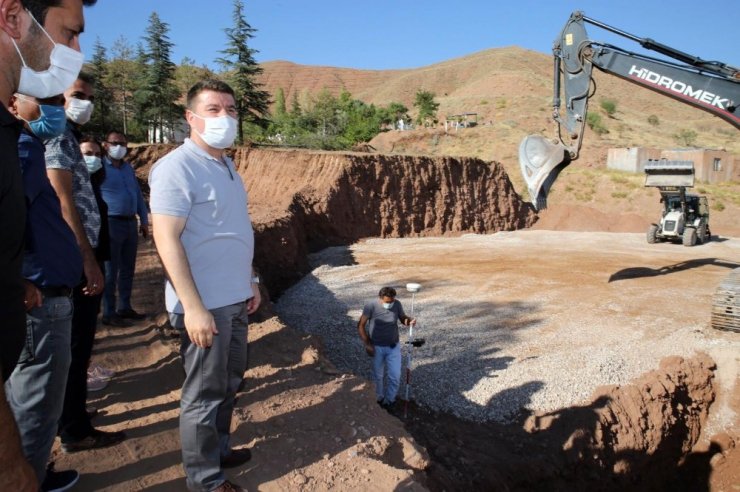 Belediye Başkanı Evren Dinçer projeleri yerinde inceledi
