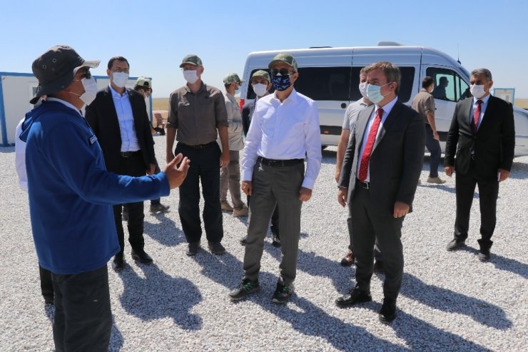 Savunma Sanayii Başkanı Demir, Aksaray’da roket yarışması programına katıldı