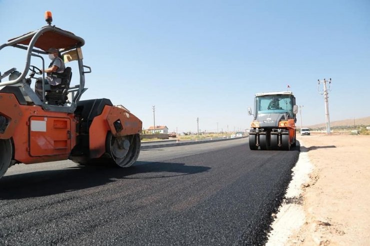 Aksaray’da sıcak asfalt çalışmaları sürüyor