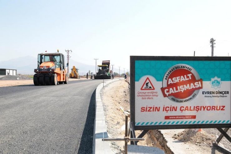 Aksaray’da sıcak asfalt çalışmaları sürüyor