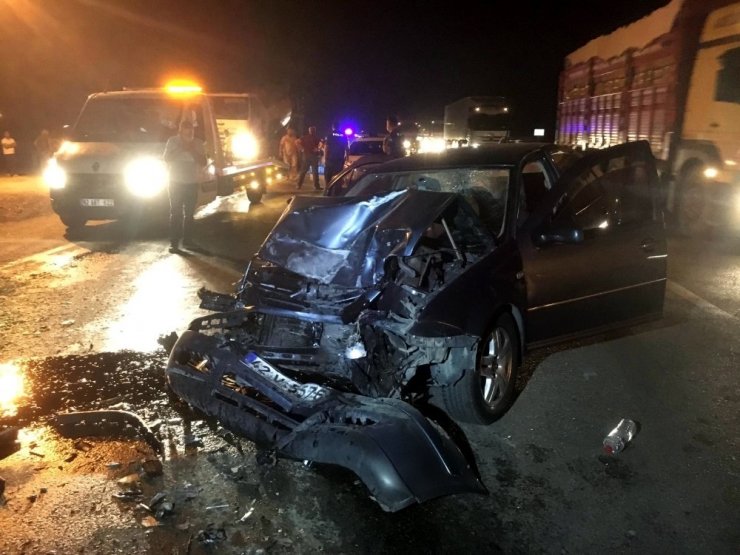 Kamyon otomobille çarpıştı: 1 yaralı