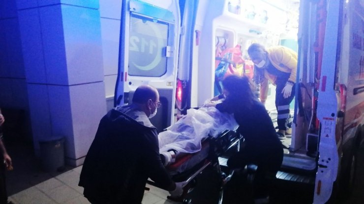 Önce husumetlisini, sonra da kavgayı ayırmak isteyen kuzenini bıçakladı