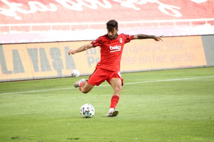 Süper Lig: Konyaspor: 1 - Beşiktaş: 0 (İlk yarı)