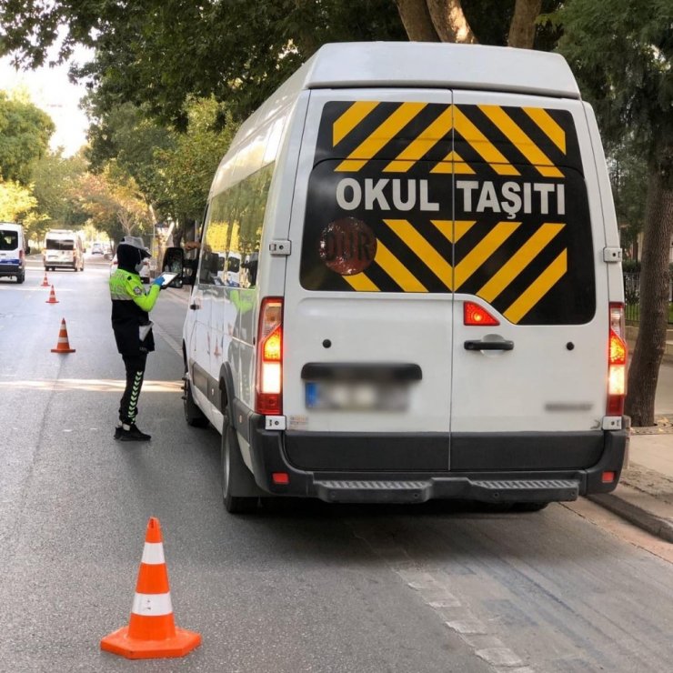 Konya’da 22 araç ve sürücüye 8 bin 636 lira ceza