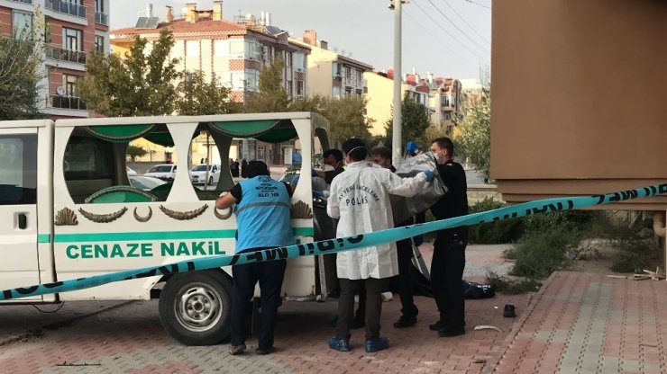 Otomobilin çarptığı baba oğul hayatını kaybetti, anne yaralandı