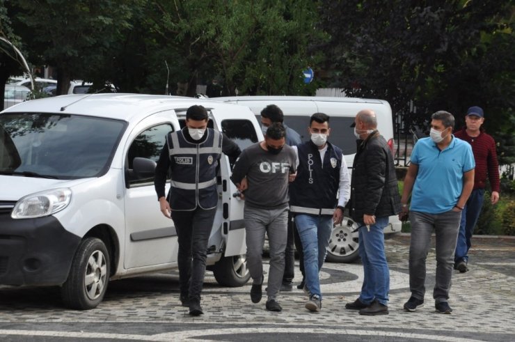 Konya’da avukatı bıçaklayan zanlı adliyeye sevk edildi