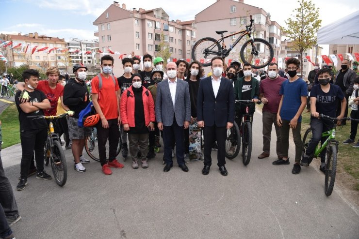Selçuklu’da bisiklet ve kaykay parkı açıldı