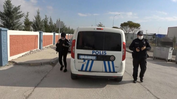 Yanlış otobüse binen öğrenciyi sınava polis yetiştirdi