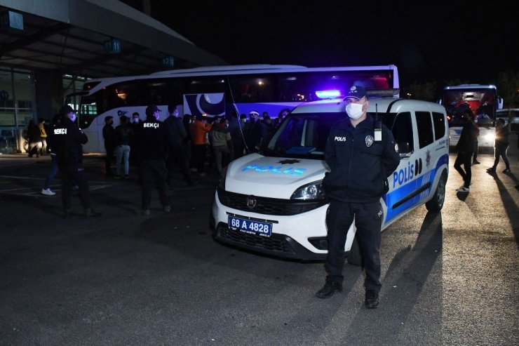 Aksaray’da asker uğurlamasında korona virüs tedbirleri yok sayıldı