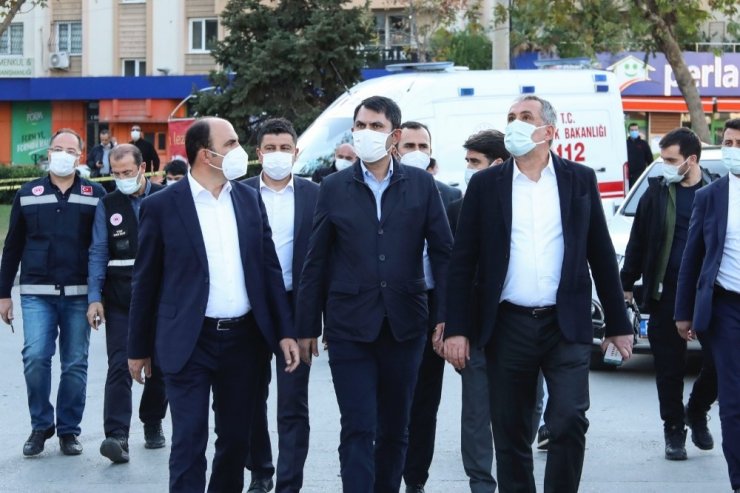 Başkan Altay İzmir’de deprem bölgesini ziyaret etti