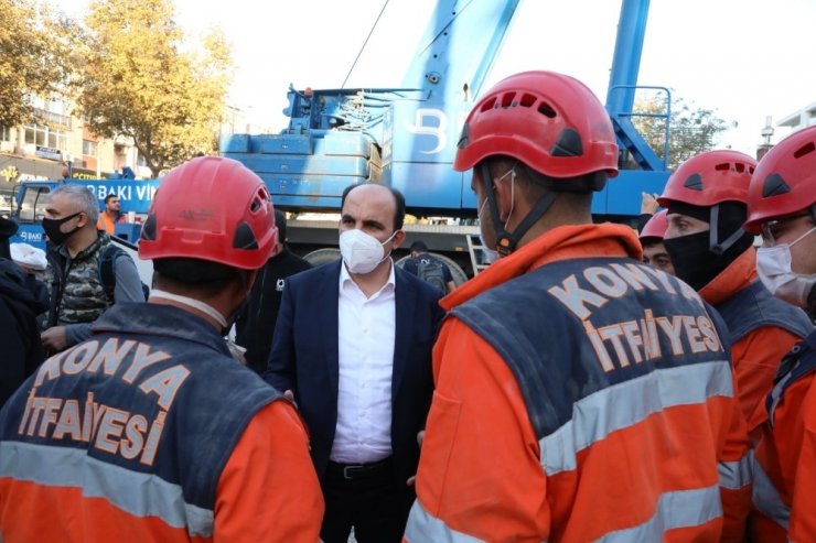 Başkan Altay İzmir’de deprem bölgesini ziyaret etti